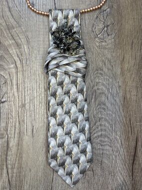 Black Brooch Pearl Tie Necklace (custom made)